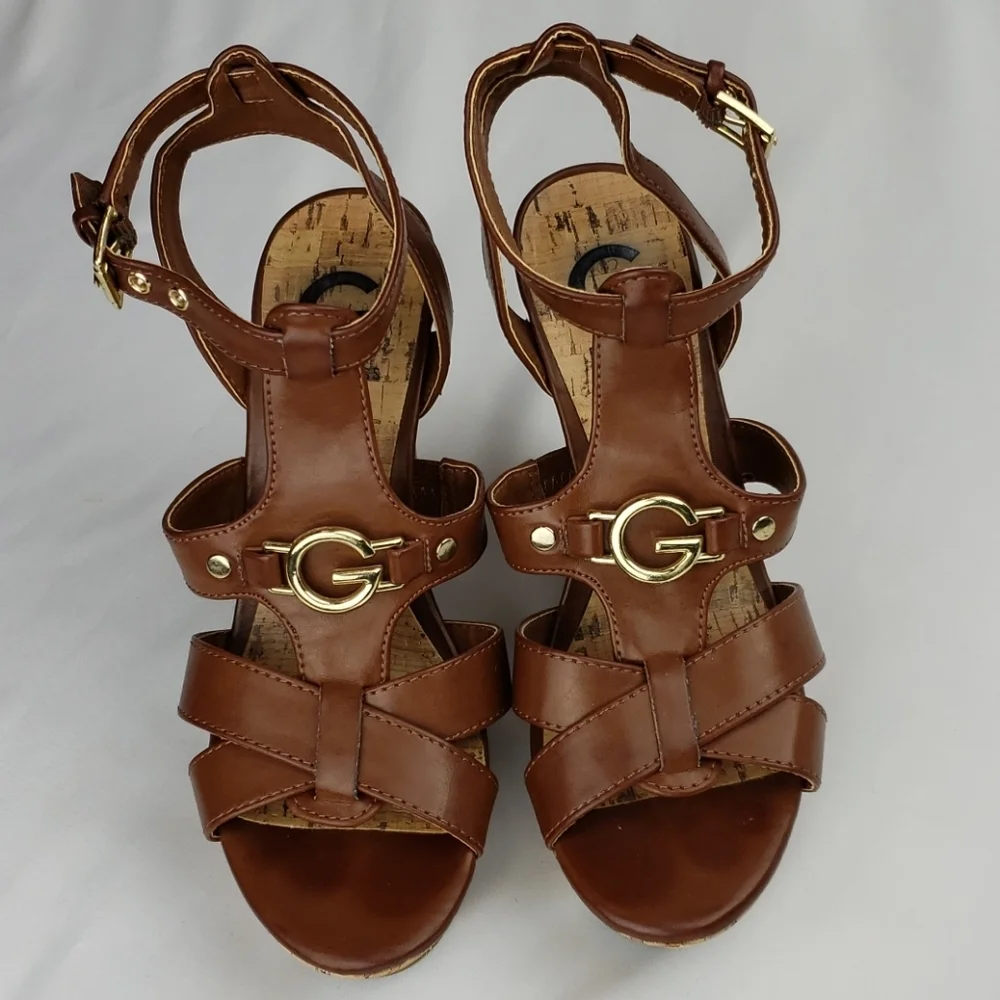 Guess Brown With Goldtone Trademark G Sz 6.5